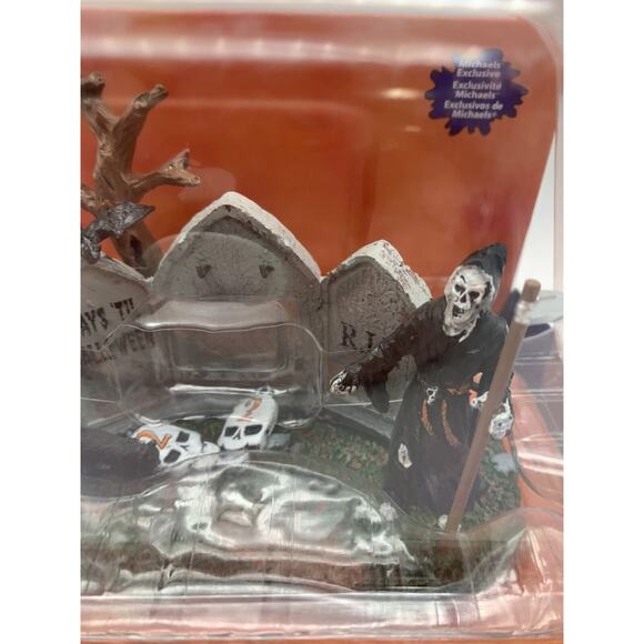LEMAX Spooky Town Graveyard Grim Reaper Countdown Halloween Village Accessories - Picture 3 of 6